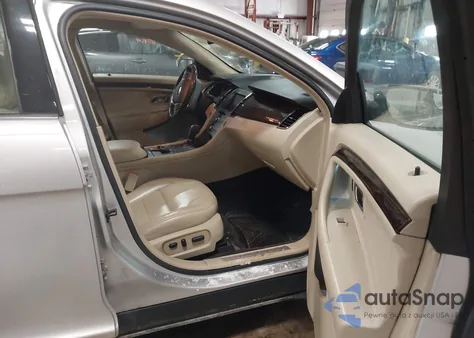 2013 Ford Taurus Limited z USA, uszkodzony, nr VIN 1FAHP2F88DG112247